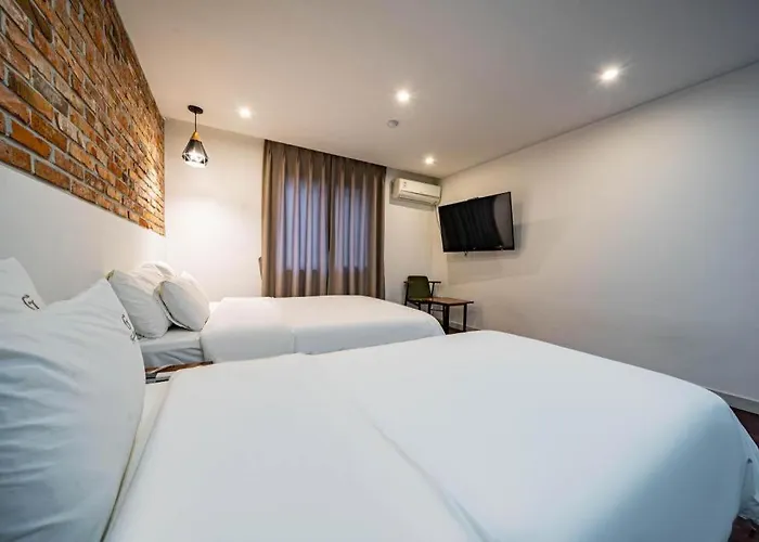 Motel Gray 2*