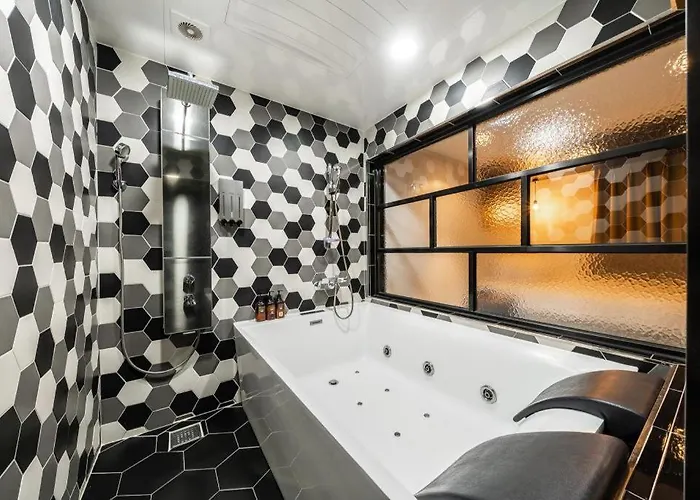 Gray Motel 2*