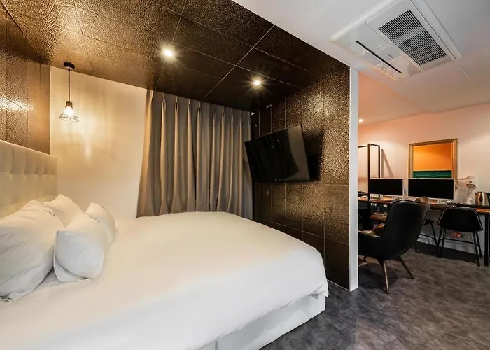 Gray Motel