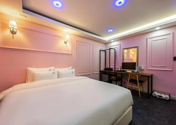 Motel Gray 2*