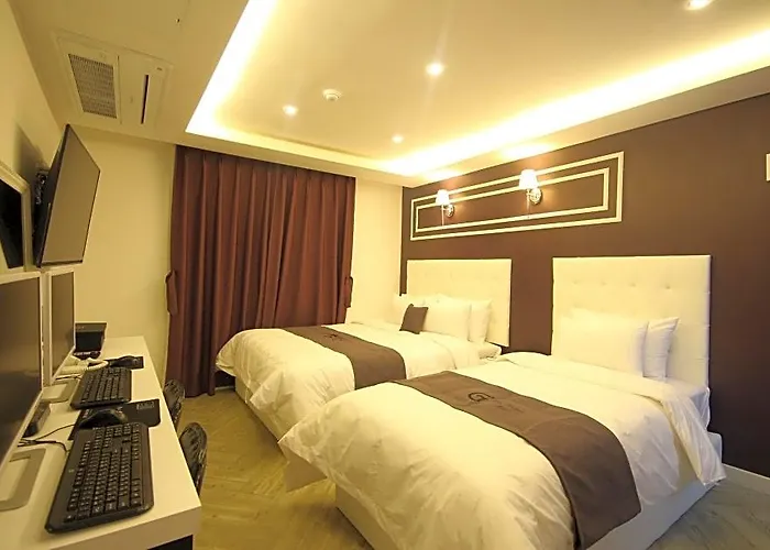Motel Gray 2*