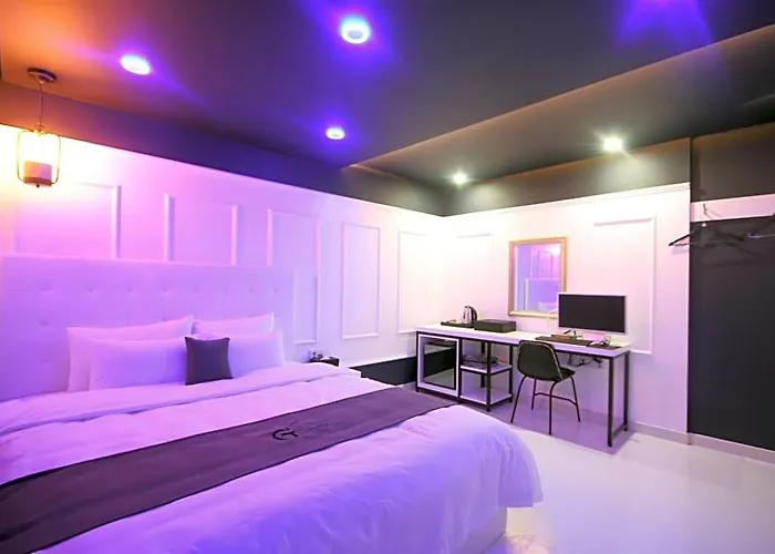 Gray Motel